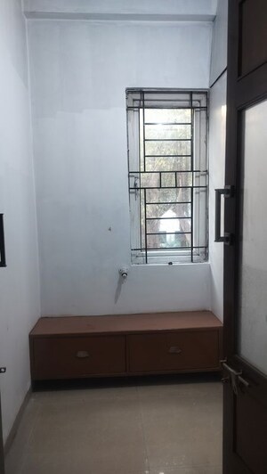 Room in 3 BHK Apartment at Jubilee Hills – for Rent