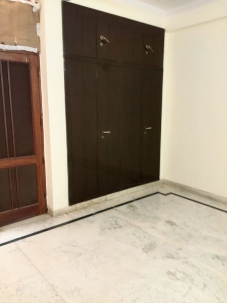 Room, arun-vihar 2.5 Bedroom 1500 Sq.Ft. Apartment In Sector 29 Noida 10343341