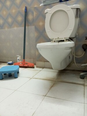 Bathroom in 2 BHK Builder Floor at Parsvnath Plaza 27, Sector 27 – for Rent