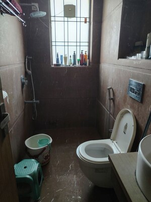 Bathroom in 4 BHK Builder Floor at Ardee City The Residency, Sector 52 – for Rent