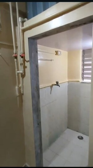 Bathroom in 1 BHK Apartment at Gurukul CHS Matunga, Matunga East – for Rent