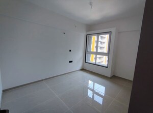 Room in 3 BHK Apartment at Pristine Allure, Kharadi – for Rent