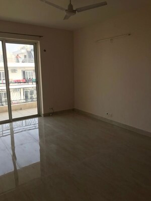 Room in 4 BHK Apartment at DLF New Town Heights III, Sector 91 – for Rent