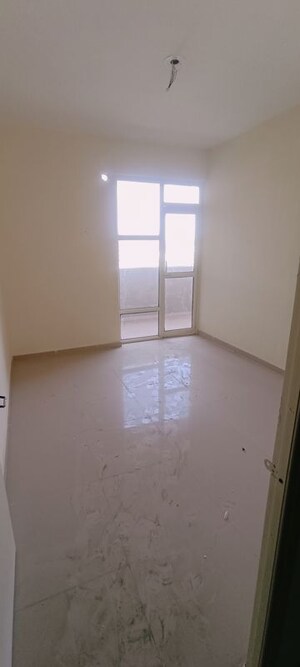 Room in 2 BHK Apartment at Pyramid Midtown, Sector 59 – for Rent