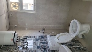 Bathroom in 2.5 BHK Apartment at Signature Signum 37D III, Sector 37d – for Rent