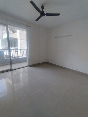 Room in 3.5 BHK Apartment at Anant Raj Maceo, Sector 91 – for Rent