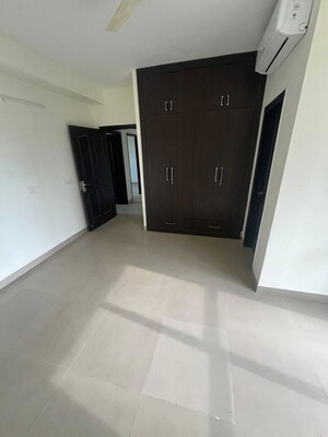 Room in 4 BHK Apartment at BPTP Park Prime, Sector 66 – for Rent