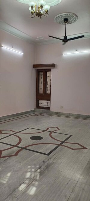 Room in 1.5 BHK Builder Floor at Indira Nagar – for Rent