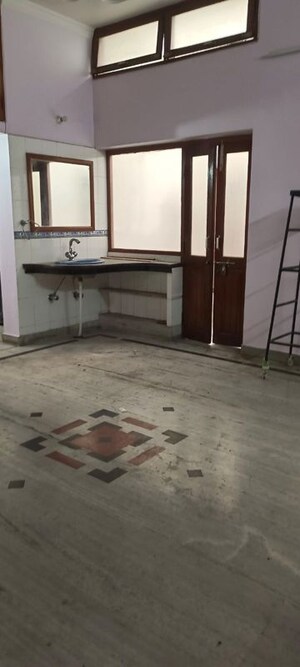 Room in 2 BHK Builder Floor at Indira Nagar – for Rent
