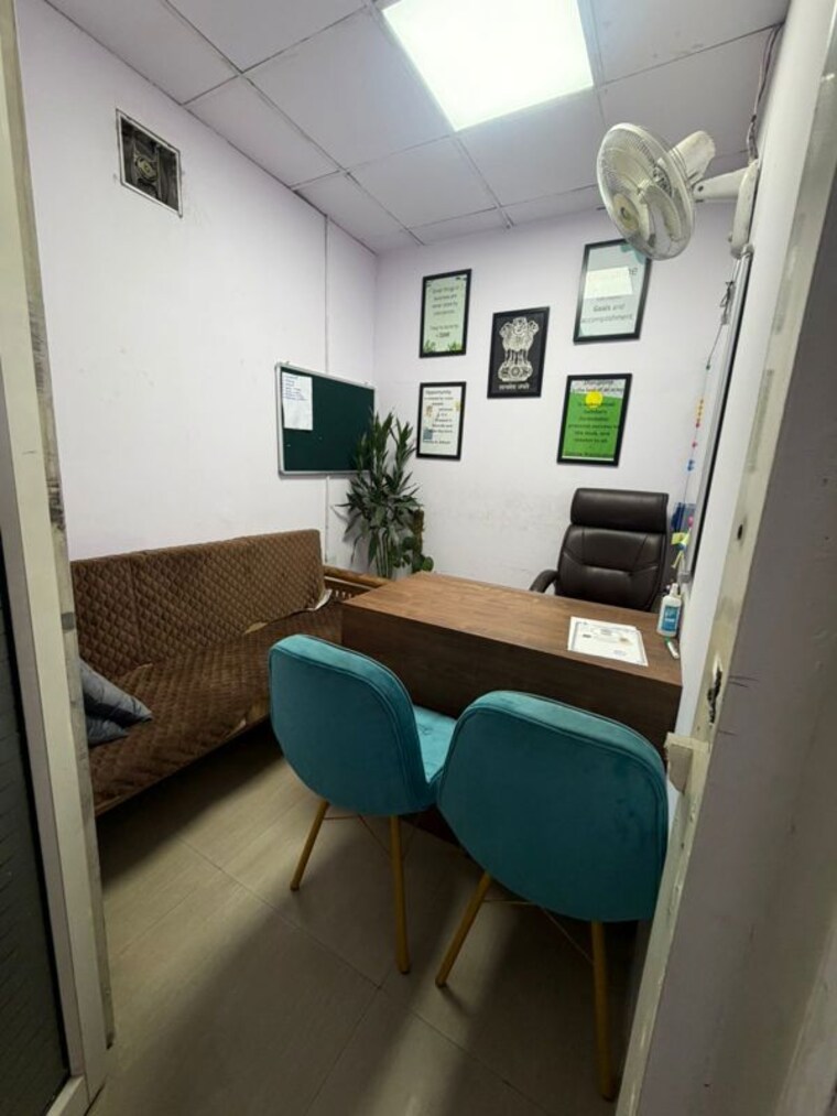 Team Area, sector 2 Commercial Office Space 450 Sq.Ft. In Sector 2 Noida 10343546