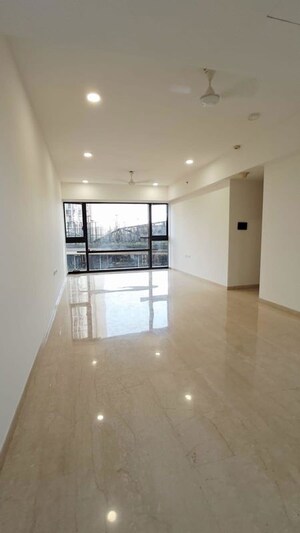 Room in 4 BHK Apartment at Lodha The World Towers World One Tier 2, Worli – for Rent