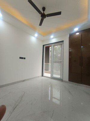 Room in 3 BHK Builder Floor at Green Fields Colony – for Rent