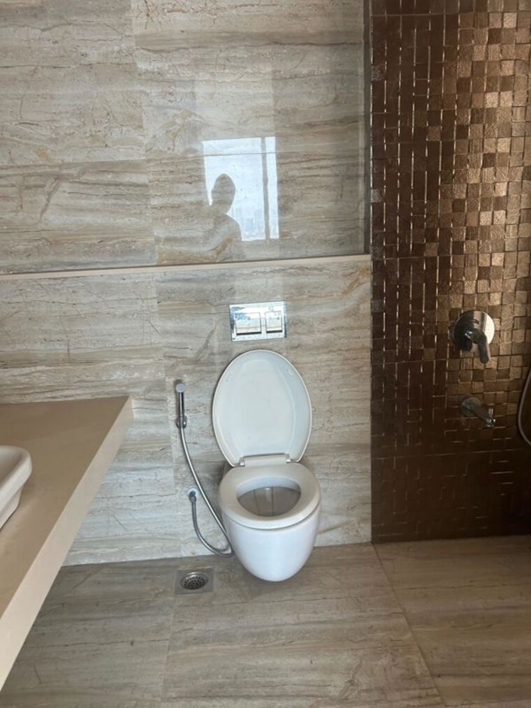 Bathroom, divine-heights-bandra-west 3 Bedroom 1475 Sq.Ft. Apartment In Bandra West Mumbai 10343567