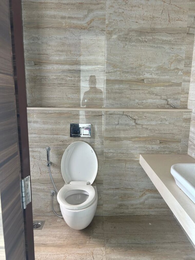 Bathroom, divine-heights-bandra-west 3 Bedroom 1475 Sq.Ft. Apartment In Bandra West Mumbai 10343567