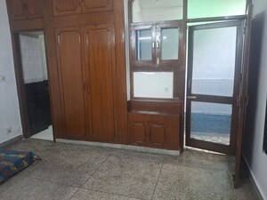 Room in 2 BHK Builder Floor at RWA Apartments Sector 20, Sector 20 – for Rent