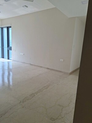 Room in 3 BHK Apartment at Lodha The Park Side, Worli – for Rent