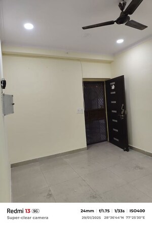Room in 3 BHK Apartment at Exotica Dreamville, Sector 16c Greater Noida – for Rent