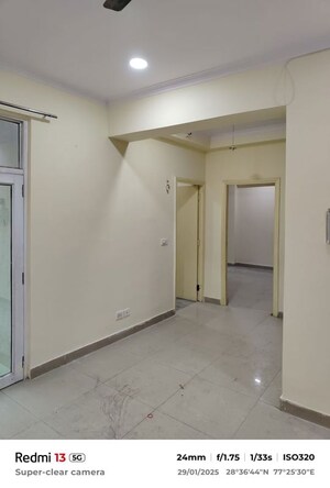 Room in 3 BHK Apartment at Exotica Dreamville, Sector 16c Greater Noida – for Rent