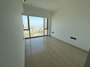 Room in 3 BHK Apartment at Lodha Worli, Worli – for Rent