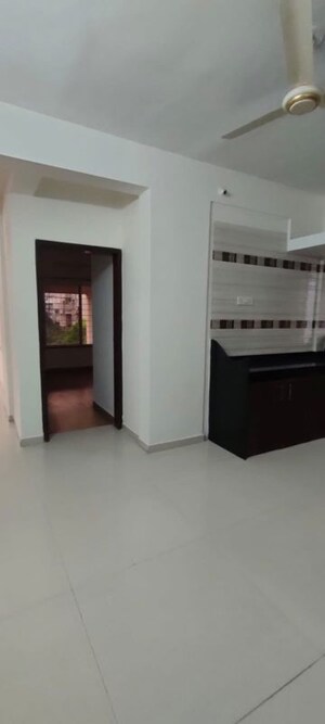 Room in 3 BHK Apartment at G K Roseland Residency, Pimple Saudagar – for Rent