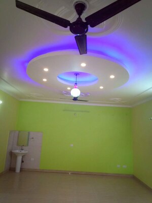Room in 3 BHK Independent House at Viraj Khand – for Rent