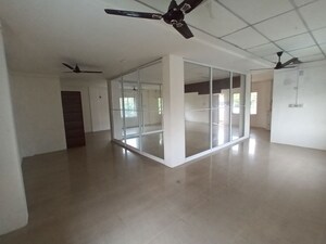 Room in  Office Space at Kadavanthara – for Rent