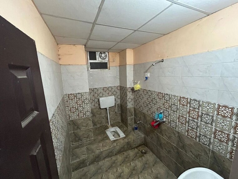 Bathroom, shri-balaji-bcc-greens 3 Bedroom 1500 Sq.Ft. Apartment In Deva Road Lucknow 10343663
