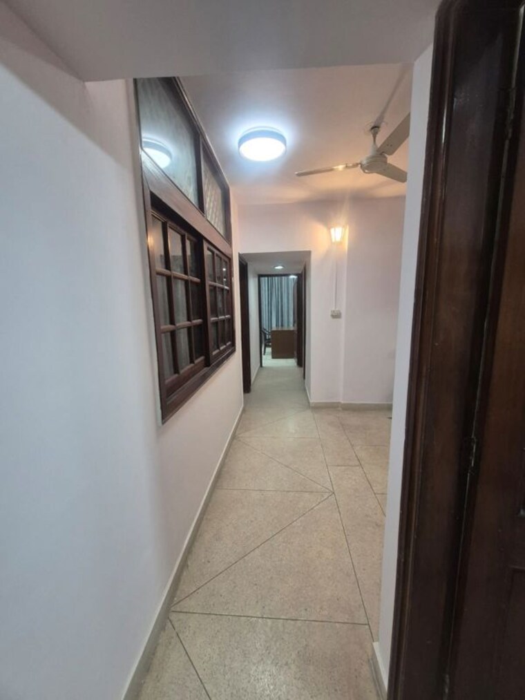 Room, shivalik colony 3 Bedroom 200 Sq.Yd. Builder Floor In Shivalik Colony Delhi 10343669