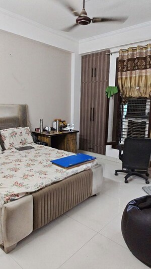 Team Area in 3 BHK Builder Floor at Ansal Avantika, Shastri Nagar – for Sale