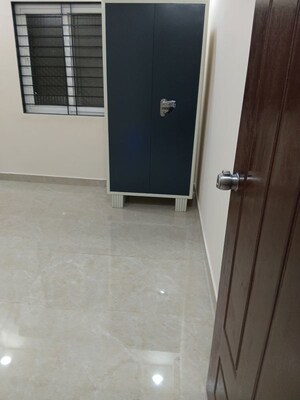 Room in 2 BHK Apartment at Manikonda – for Rent