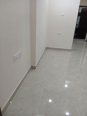 Room in 2 BHK Apartment at Manikonda – for Rent