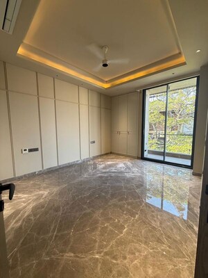 Room in 4 BHK Builder Floor at Greater Kailash I – for Rent