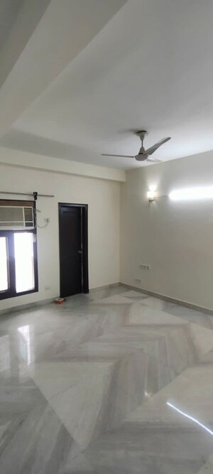 3 BHK Builder Floor For Rent in Shivalik Colony