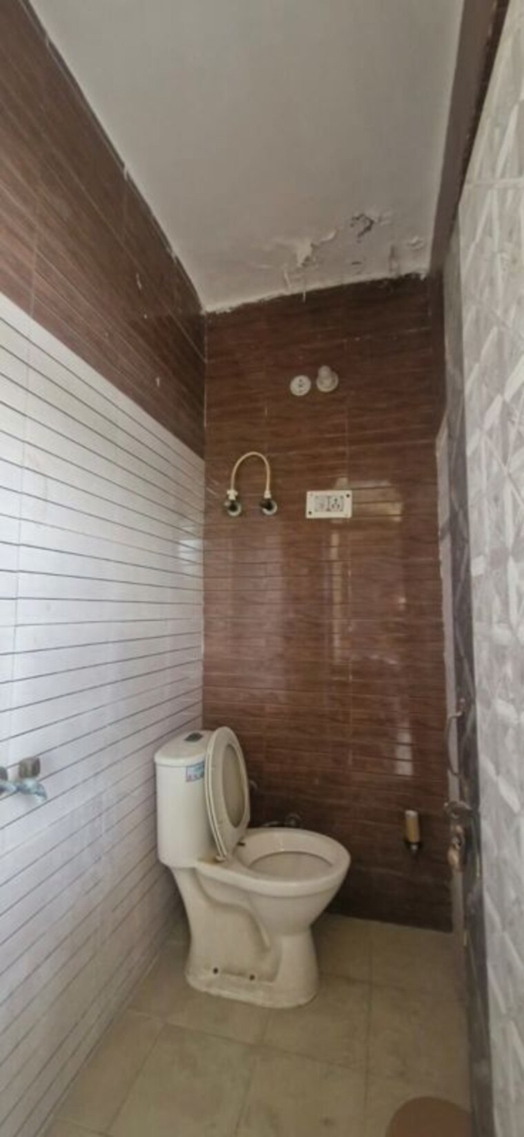 Bathroom, sector 8 1 Bedroom 160 Sq.Yd. Independent House In Sector 8 Faridabad 10343705