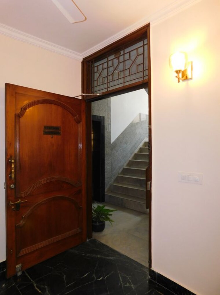 Room, safdarjung enclave 2 Bedroom 500 Sq.Yd. Builder Floor In Safdarjung Enclave Delhi 10343716