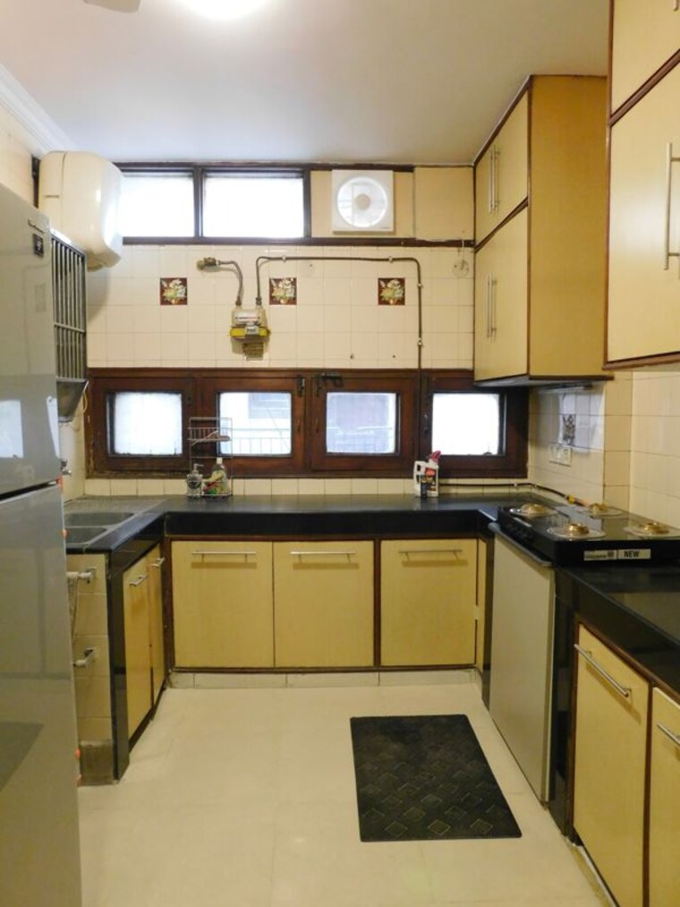 Kitchen, safdarjung enclave 2 Bedroom 500 Sq.Yd. Builder Floor In Safdarjung Enclave Delhi 10343716