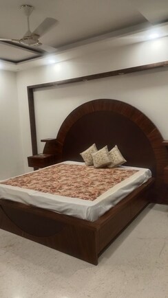 3 BHK + Pooja Room,Servant Room,Study Room,Extra Room Builder Floor For Sale in New Rajinder Nagar