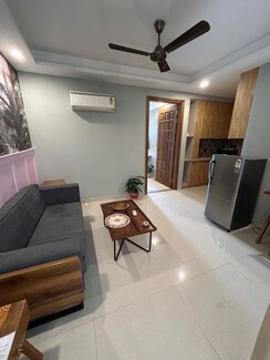 1 BHK Builder Floor For Rent in Sector 42