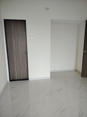 Room in 2 BHK Apartment at Anant Metropolis Insignia Towers, Kasarvadavali – for Rent