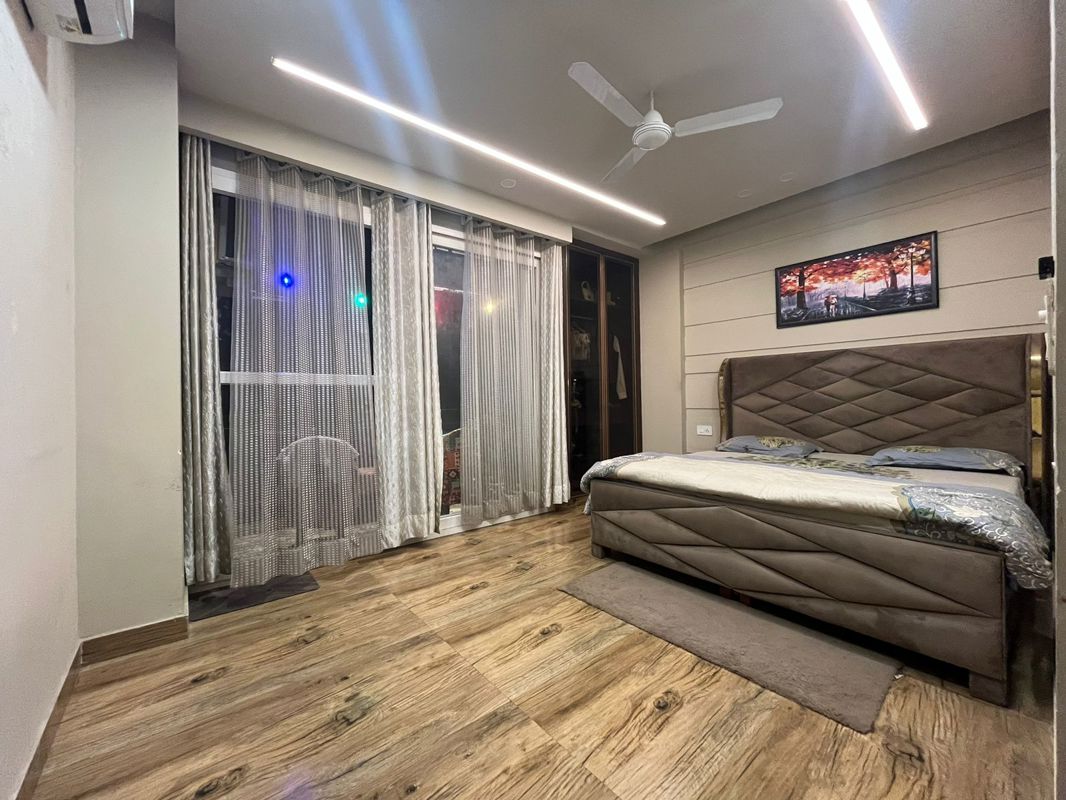 3 BHK + Servant Room,Extra Room,Store Room Apartment For Rent in Chattarpur