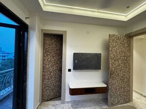 Building Lobby in 1 BHK Builder Floor at Sector 44 – for Rent