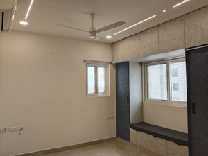 Room in 3 BHK Apartment at Candeur 40, Miyapur – for Rent