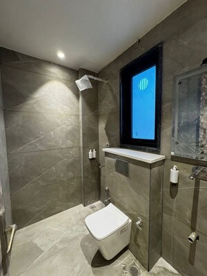 Bathroom in 1 BHK Builder Floor at Sector 31 – for Rent