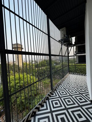 Balcony in 1 BHK Builder Floor at Sector 52 – for Rent