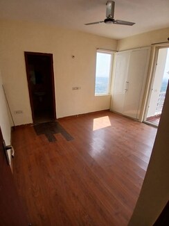 2 BHK Apartment For Rent in 3C Lotus Zing