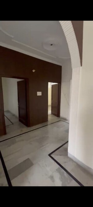 Room in 3 BHK Independent House at Sector 10 – for Rent