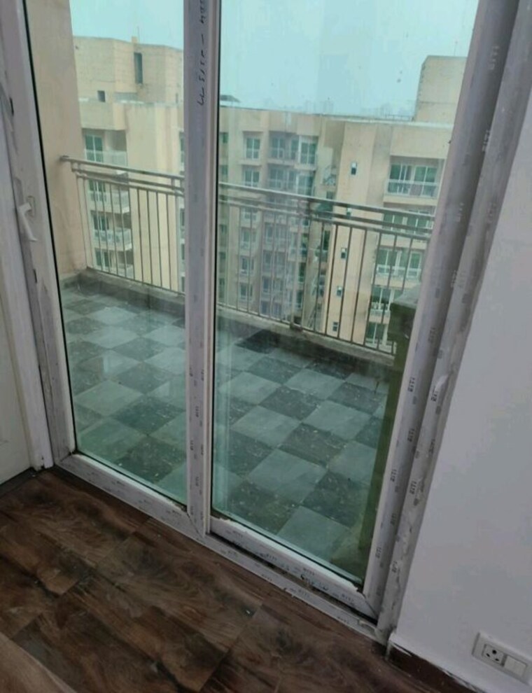 Balcony, mahaluxmi-migsun-ultimo 3 Bedroom 1575 Sq.Ft. Apartment In Omicron Iii Greater Noida Greater Noida 10343791