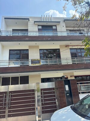  Pg For Rent in Sector 42