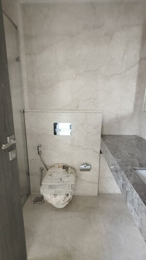 Bathroom in 4 BHK Apartment at Piramal Mahalaxmi Central Tower 2, Mahalaxmi – for Rent