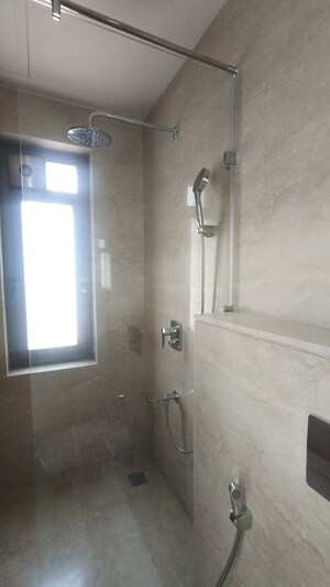 Bathroom in 4 BHK Apartment at Piramal Mahalaxmi Central Tower 2, Mahalaxmi – for Rent